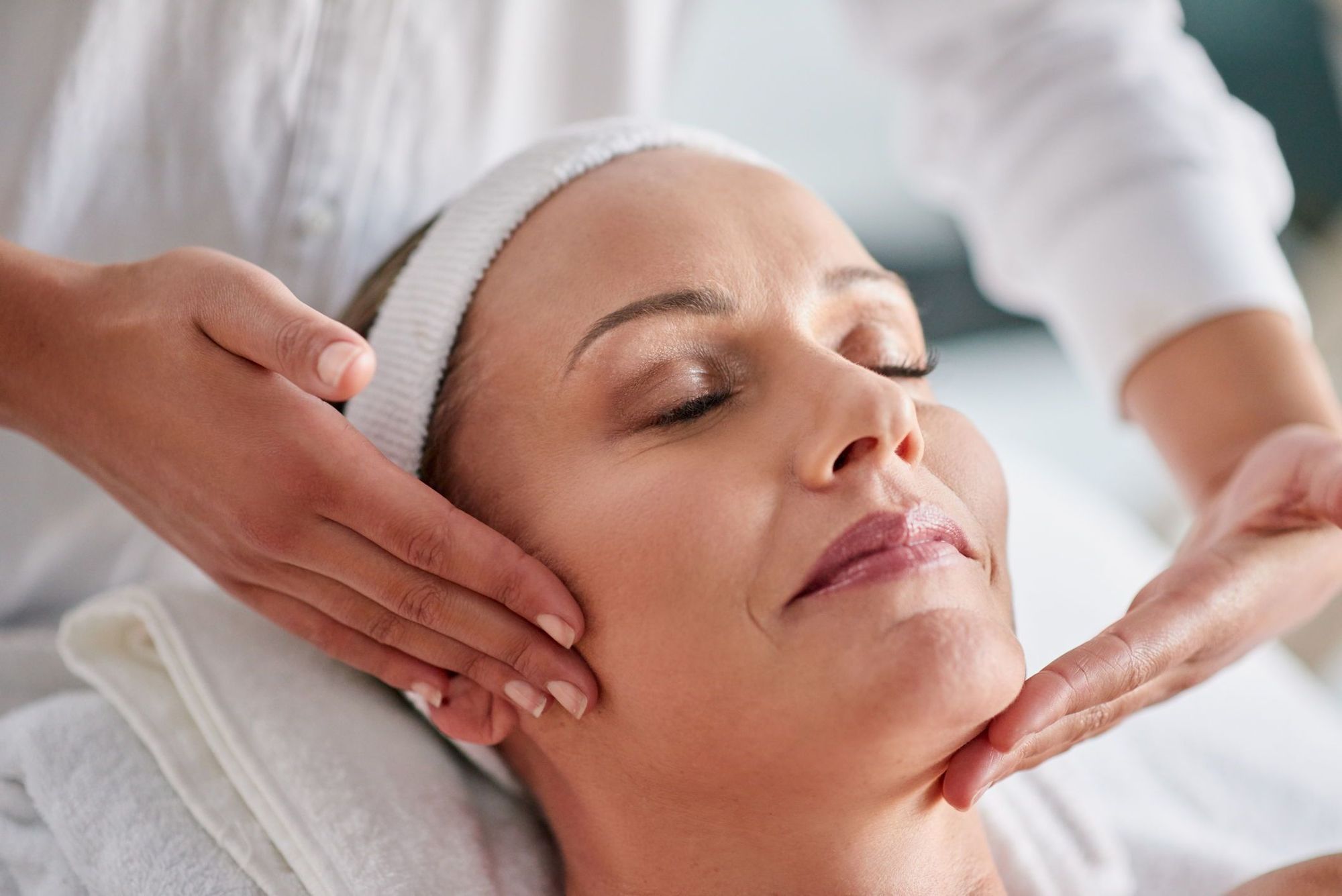 Is Facial Treatment Suitable for Facial Hydration Naturally?